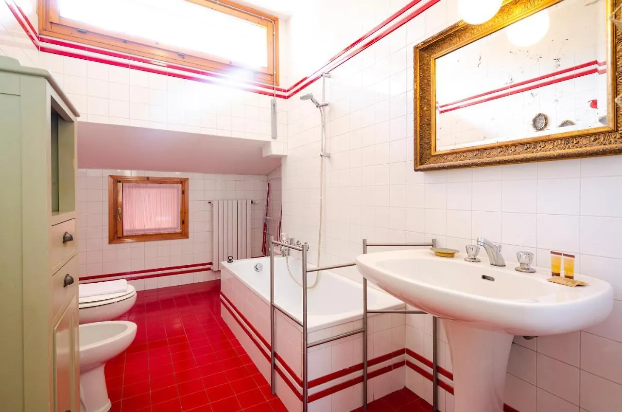 アパート Stylish One Bedroom In The Heart Of ボローニャ
